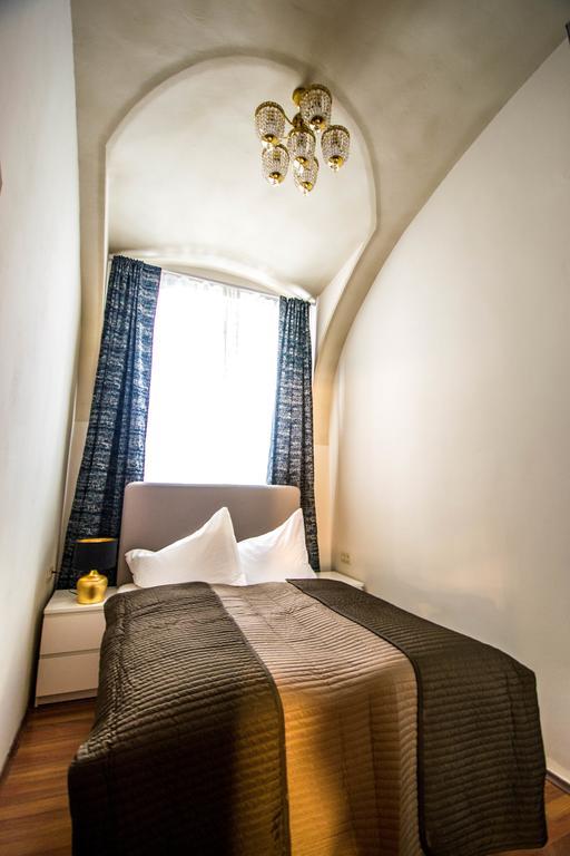 4Bdr Historical Spirit Apt By Ruterra Prága Kültér fotó