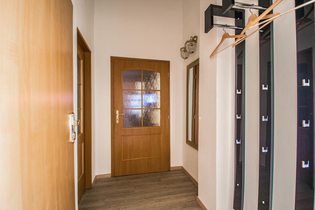 4Bdr Historical Spirit Apt By Ruterra Prága Kültér fotó